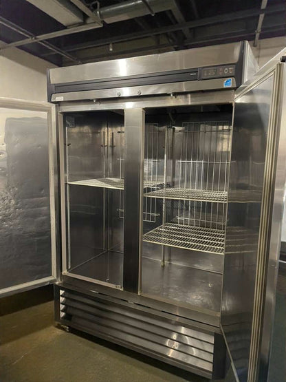 Immaculate Condition – True R49-S Commercial Reach-In Refrigerator – 115V / Single Phase – Fully Tested & Working