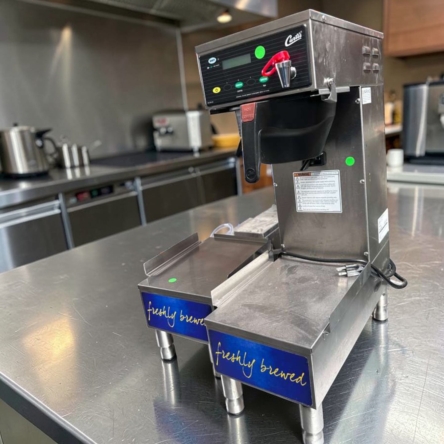 Superior Condition – Curtis CBP Low Profile Combo Coffee & Tea Brewer – Commercial Dual Beverage System – 120V – Fully Tested & Operational!