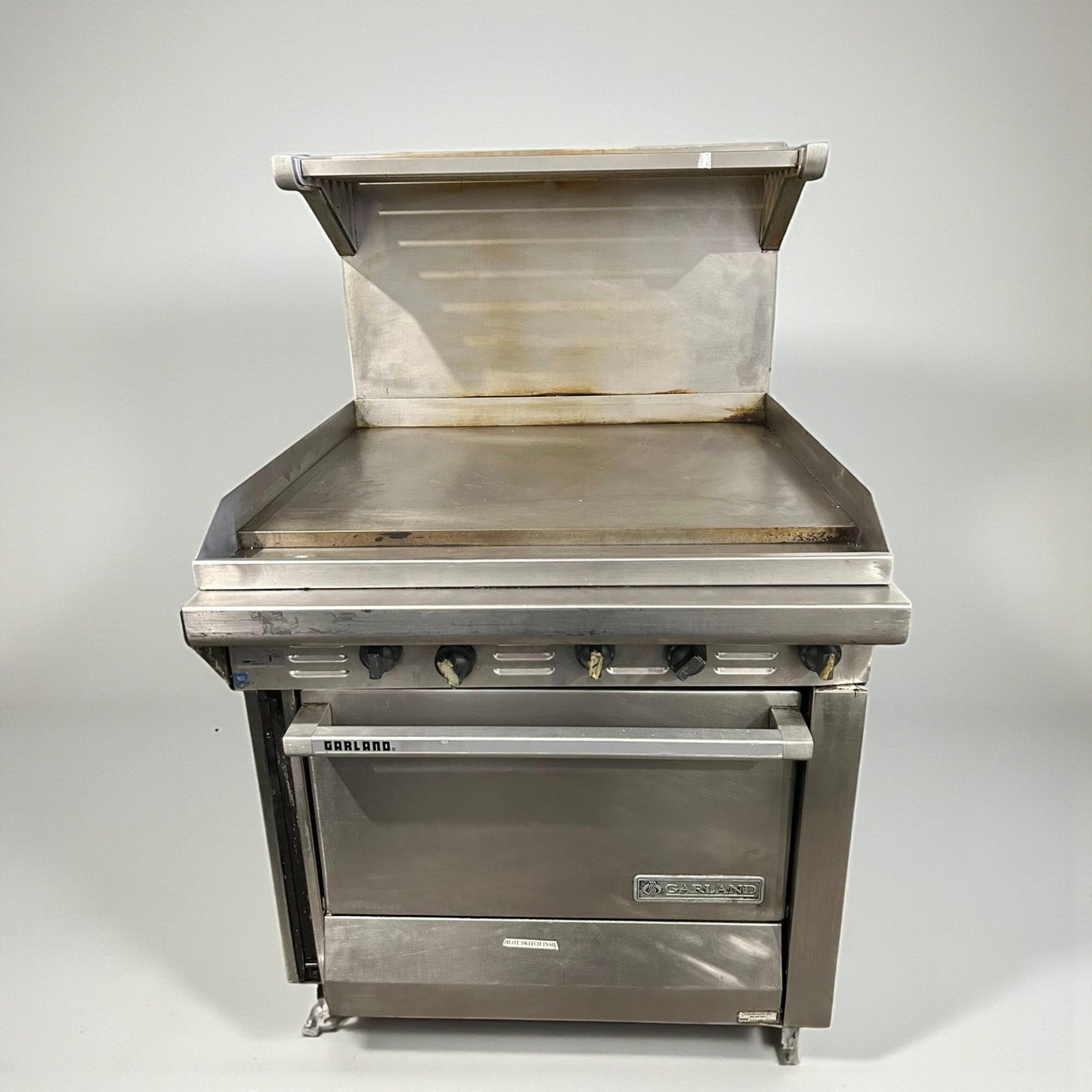 Premium Condition – Garland G36-G36R – 36" Commercial Gas Range with Full Griddle & Standard Oven – Natural Gas – Fully Tested & Operational!