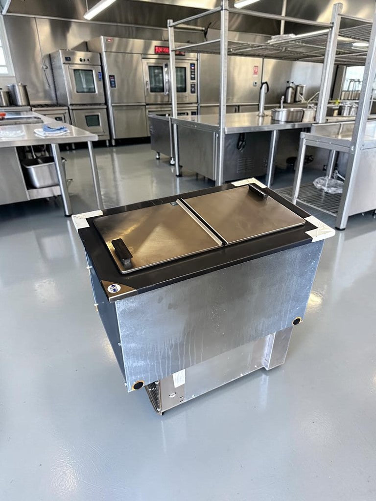 Pristine Condition – Delfield N225P – 6-Gallon Drop-In Ice Cream Dipping Freezer – Dual Stainless Steel Folding Lids – Self-Contained Refrigeration – 115V – NSF & UL Listed – New!