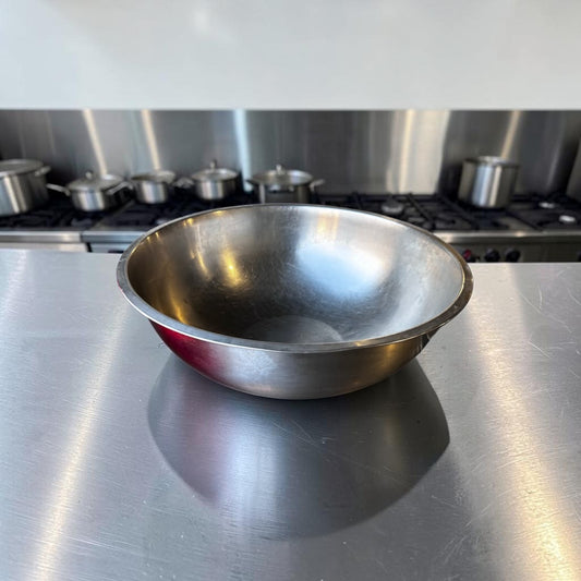 Excellent Condition – Commercial 21" Stainless Steel Mixing & Salad Bowl – Heavy-Duty Large-Capacity Design – Fully Inspected & Ready for Use!