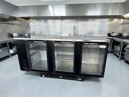 Outstanding Condition – Everest EBB90G – 89 1/4" Three-Section Glass-Door Back Bar Cooler – 32 Cu. Ft. – 115V – Fully Tested & Operational!