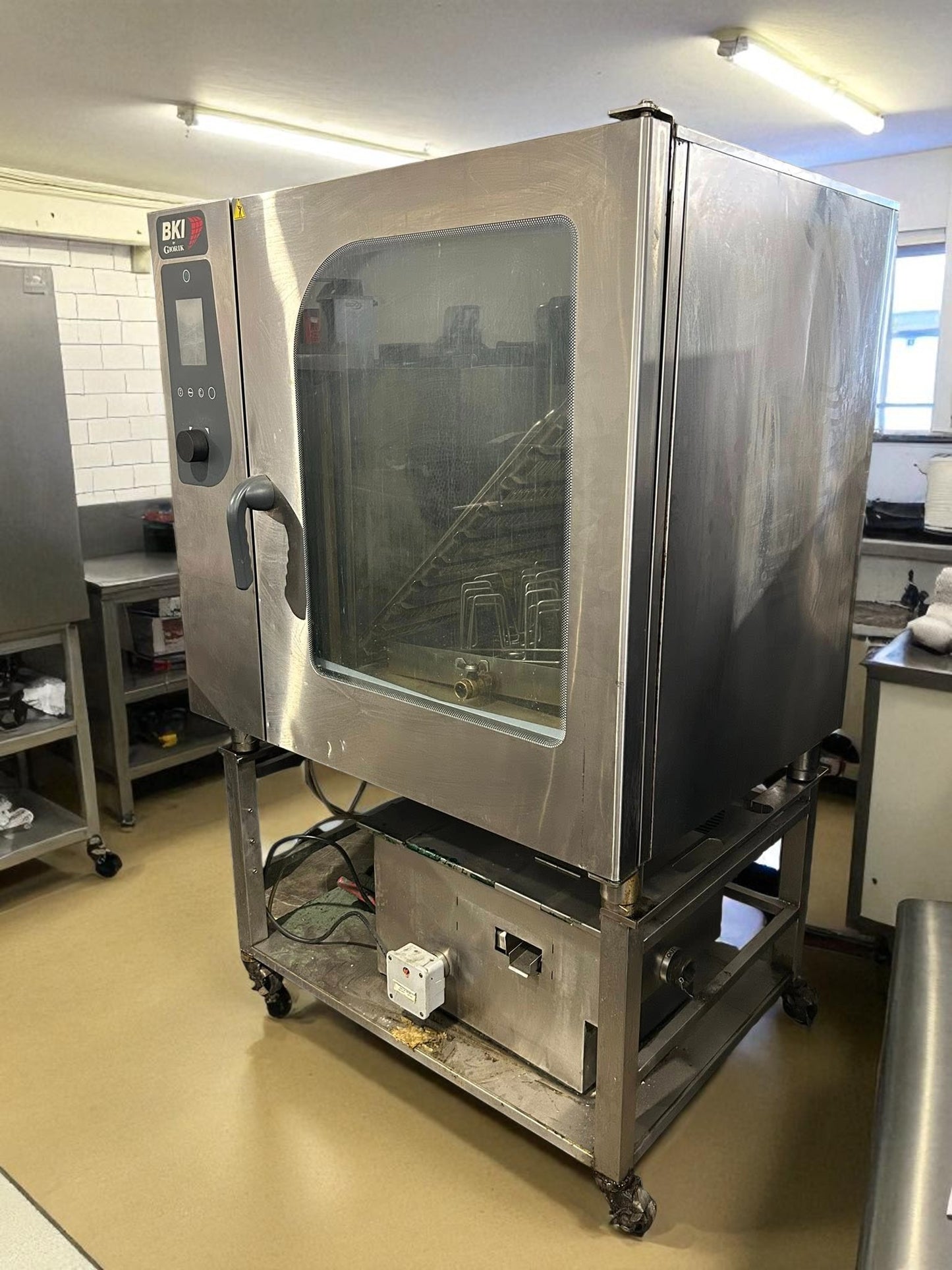 Premium Condition – BKI ETE102R – Commercial Electric Combi Oven (Boilerless) – 208V / 3 Phase – UL & ETL Listed – Fully Tested & Operational!