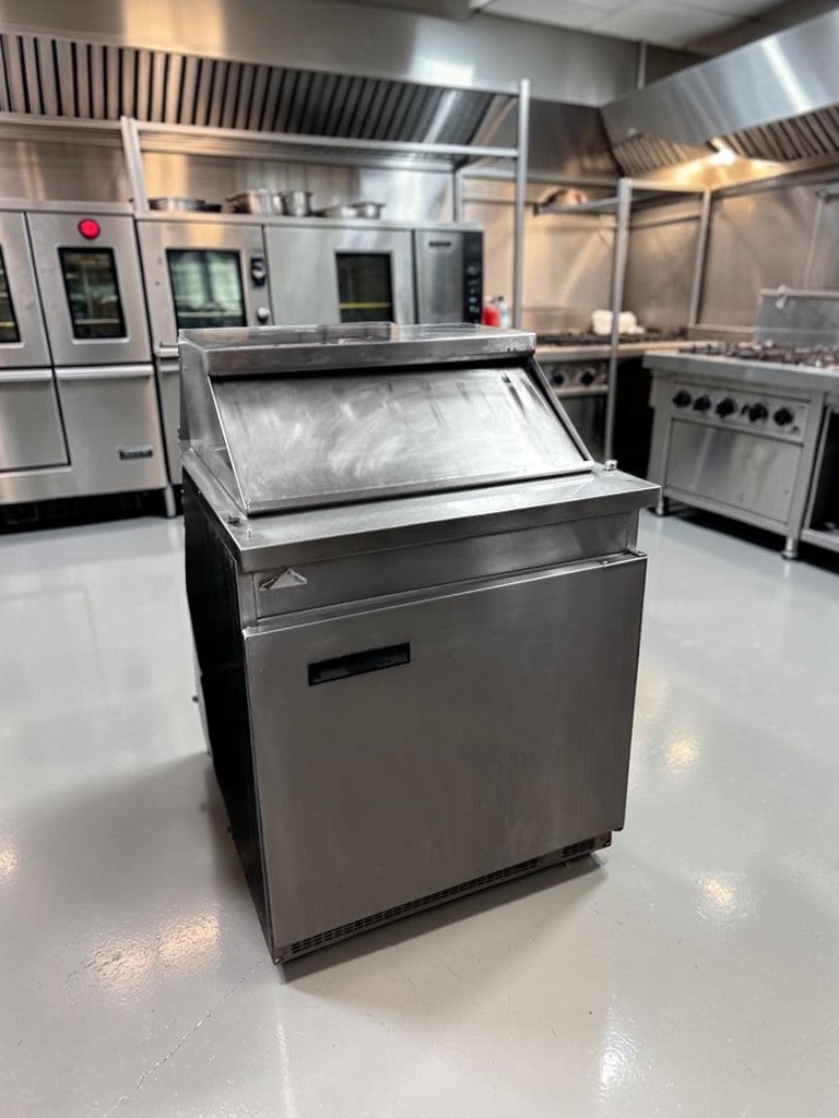 Superior Condition – Randell 9412-32-7 – 32" Single Door Refrigerated Sandwich & Salad Prep Unit – 12 Pan Capacity – 115V – NSF & cULus Listed – Fully Tested & Operational!