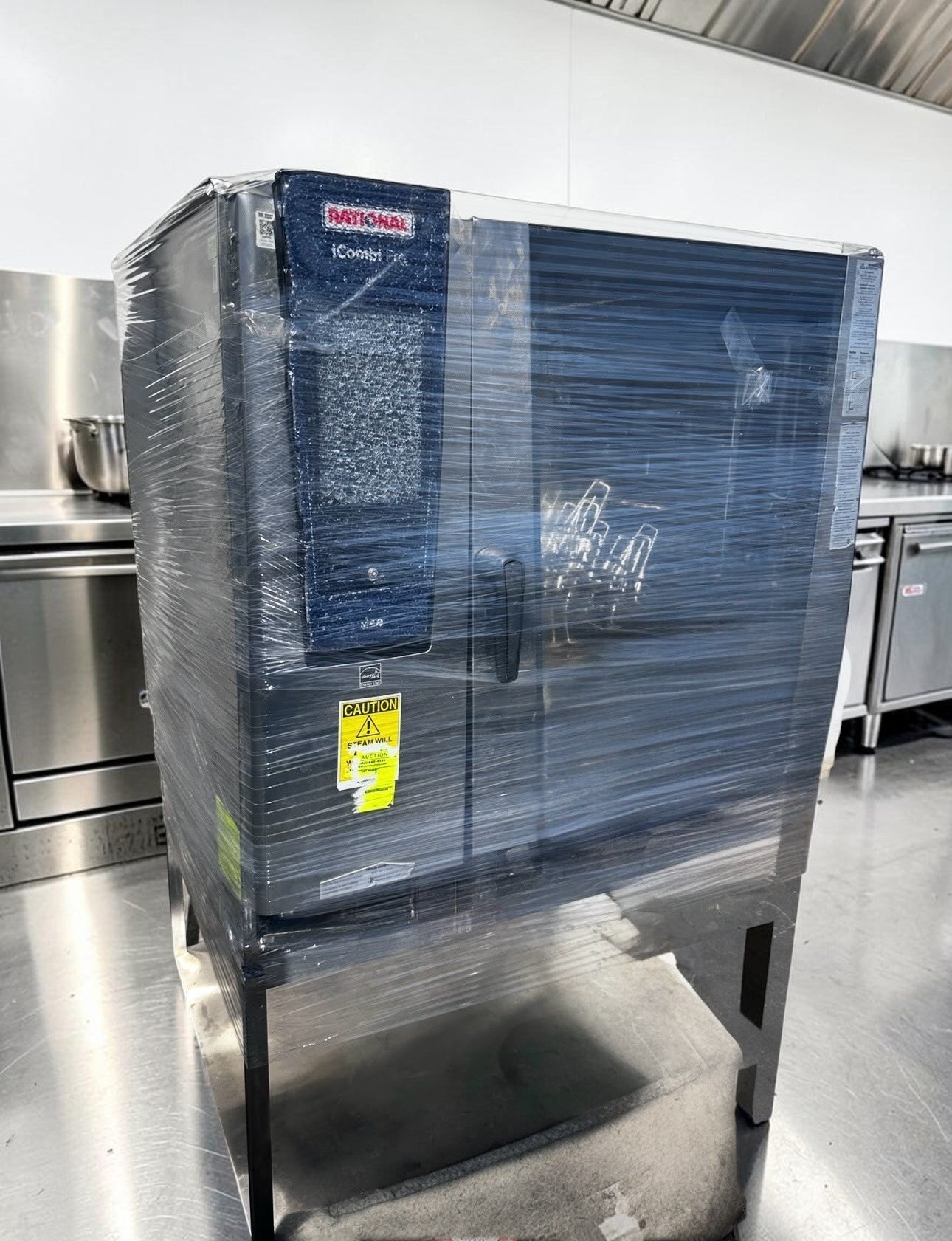 Top-Tier Condition – Rational iCombi Pro LM100EG.AX – 6 Pan Half-Size Natural Gas Combi Oven – 208/240V, 1 Phase - Fully Tested & Operational!