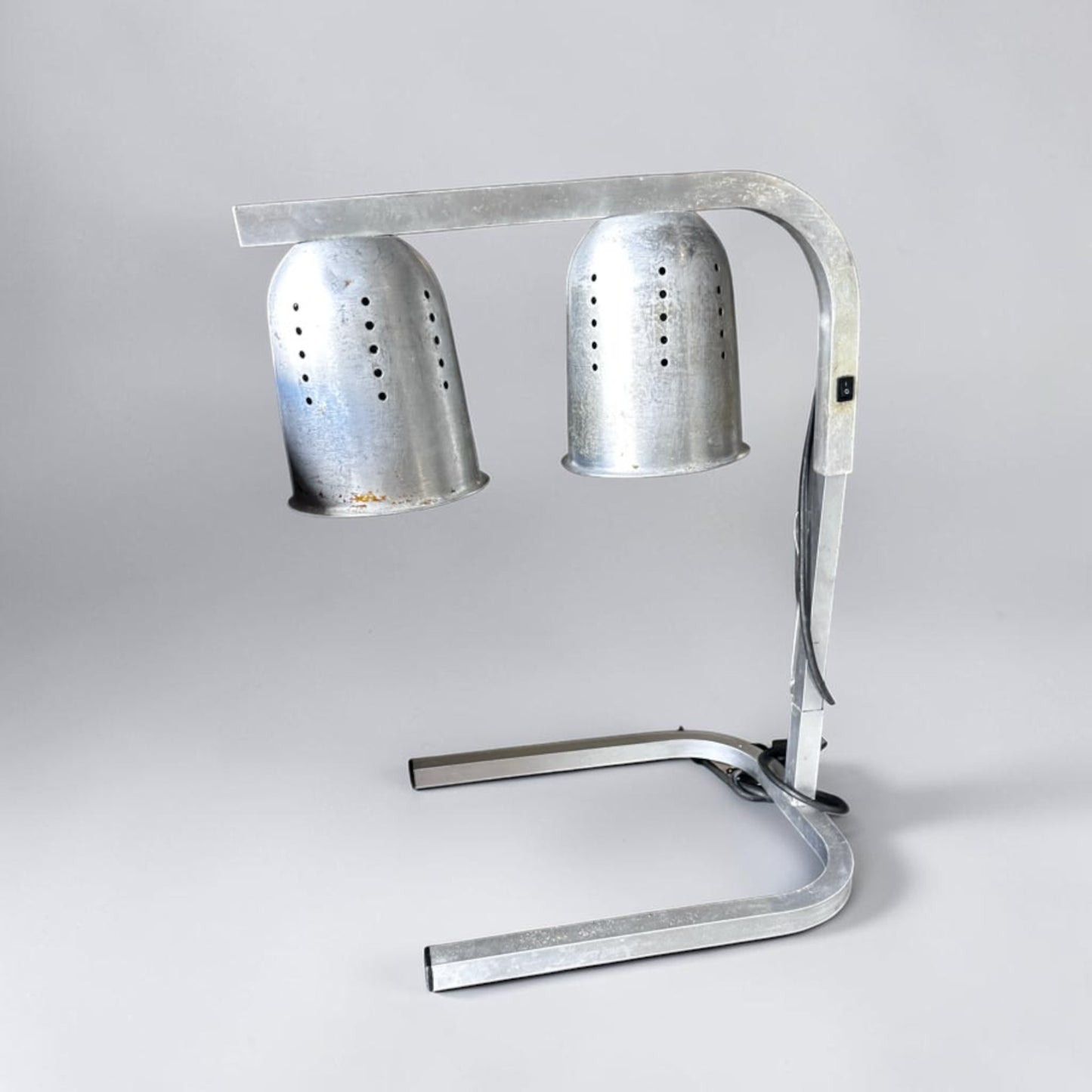 High-Quality Condition – Winco EHL-2 – Commercial Two-Bulb Infrared Food Heat Lamp – Adjustable Freestanding Aluminum Frame – 120V, 500W – Fully Tested & Operational!