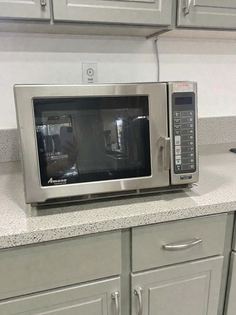 Outstanding Condition – Amana Commercial Countertop Microwave Oven - 120V / Single Phase - Fully Tested & Working!