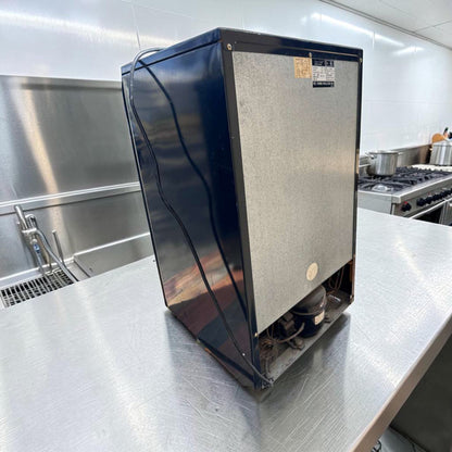 High-Quality Condition – Euro-Gold W-995 Compact Undercounter Refrigerator – Space-Saving Mini Fridge – 115V – Fully Tested & Operational!