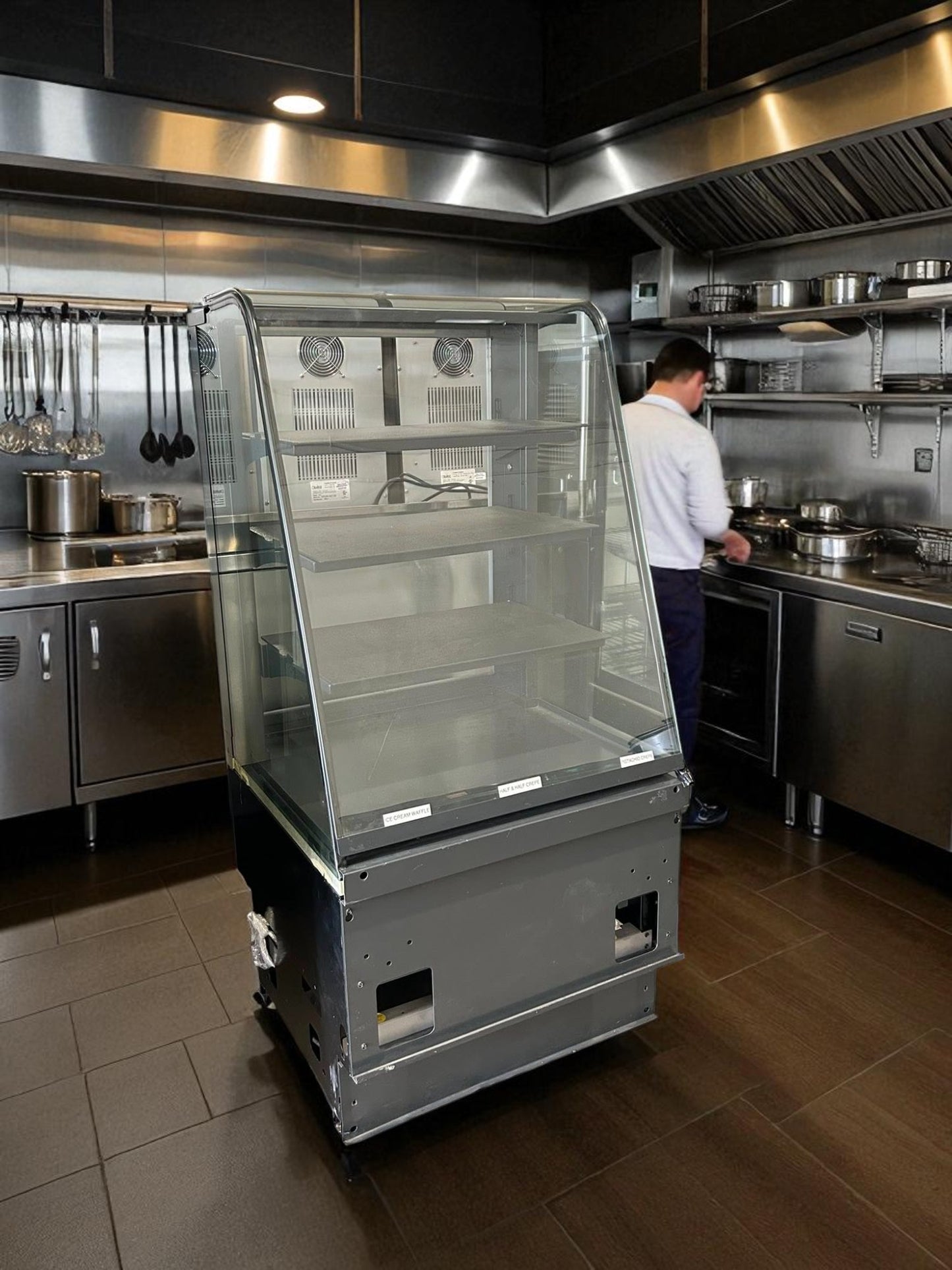 Excellent Condition – Curved Glass Refrigerated Display Case – 4 Adjustable Shelves – 115V – UL Listed – Fully Tested & Operational!