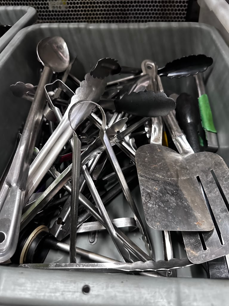 Well-Maintained Condition – Mixed Commercial Kitchen Utensil Lot – Two Containers with Tongs, Spatulas, Ladles & Serving Tools – Ready for Restaurant Use!