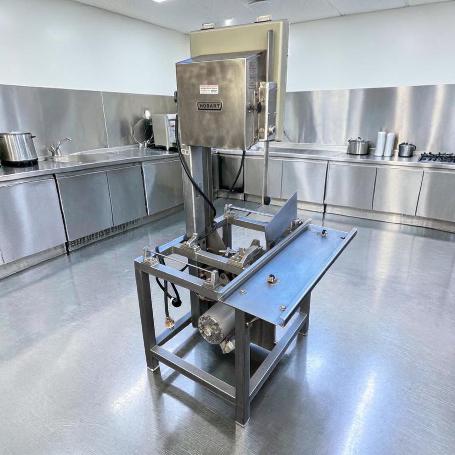 Superior Condition – Hobart 5701D Commercial Meat Saw – 3 HP – 3 Phase – Heavy-Duty Butcher Equipment – Fully Tested & Operational!