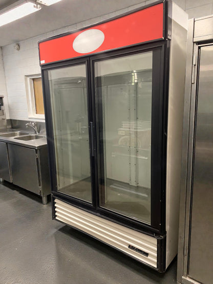 Premium Condition – True GDM-49 Commercial Glass Door Merchandiser – 115V / Single Phase – Fully Tested & Working!