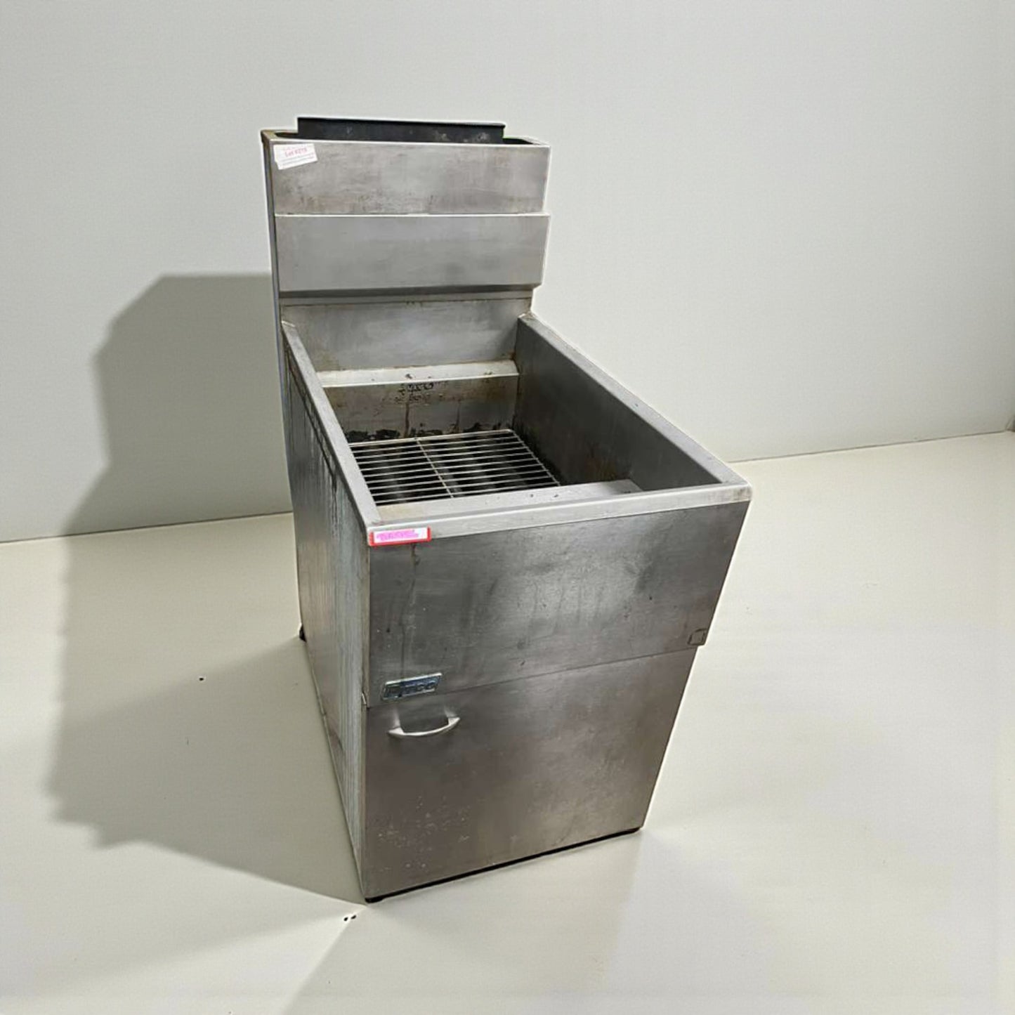 Exceptional Condition – Dean Commercial Gas Fryer – Natural Gas – Fully Tested & Working!