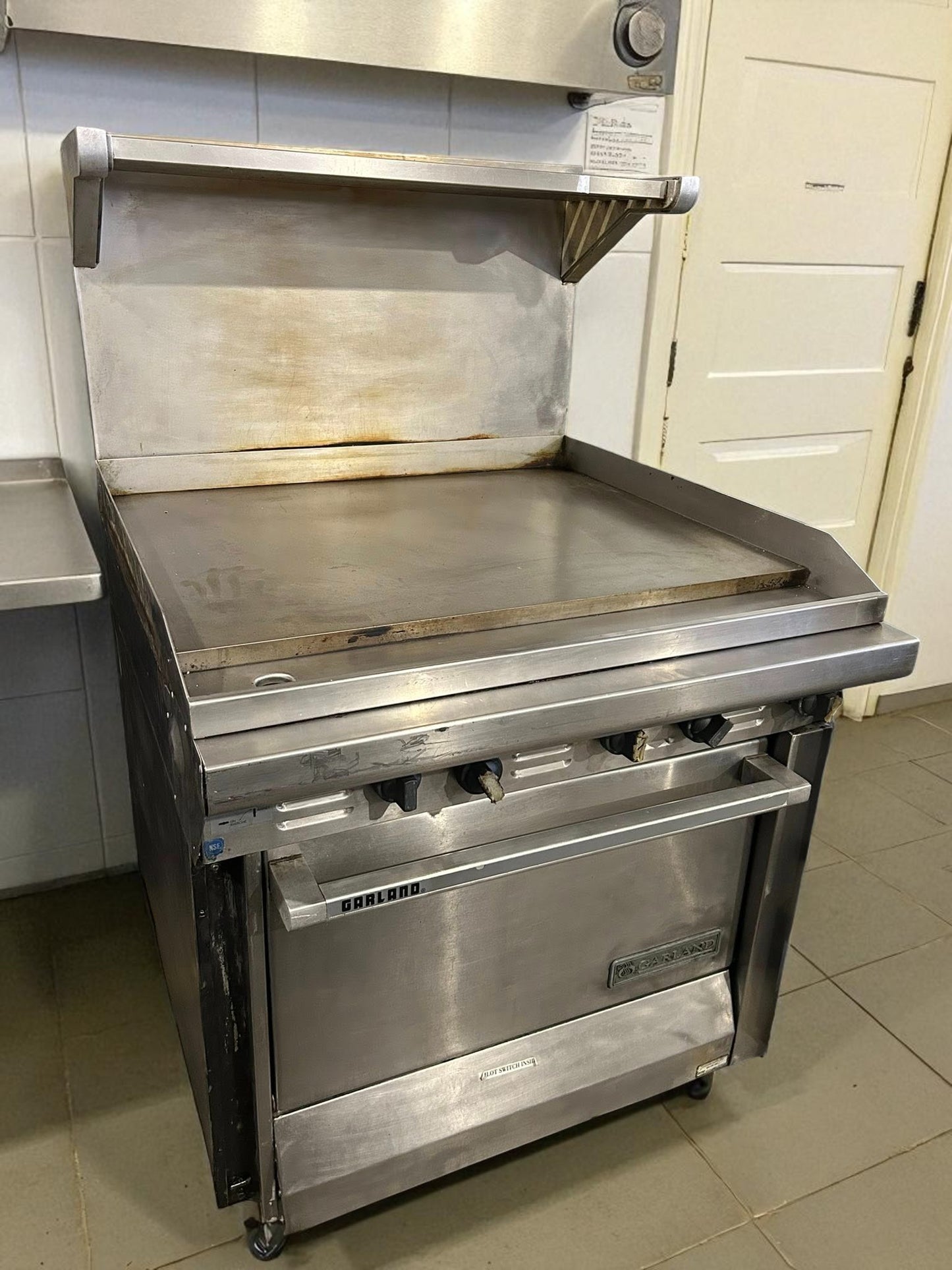 Premium Condition – Garland G36-G36R – 36" Commercial Gas Range with Full Griddle & Standard Oven – Natural Gas – Fully Tested & Operational!