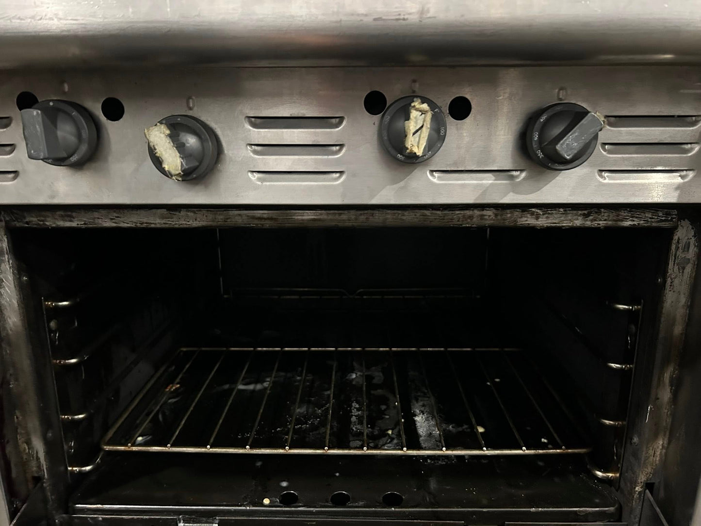 Premium Condition – Garland G36-G36R – 36" Commercial Gas Range with Full Griddle & Standard Oven – Natural Gas – Fully Tested & Operational!