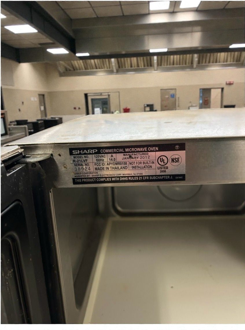 Superior Condition – Sharp R-21LVF Commercial Microwave Oven – 120V / Single Phase – Fully Tested & Working!