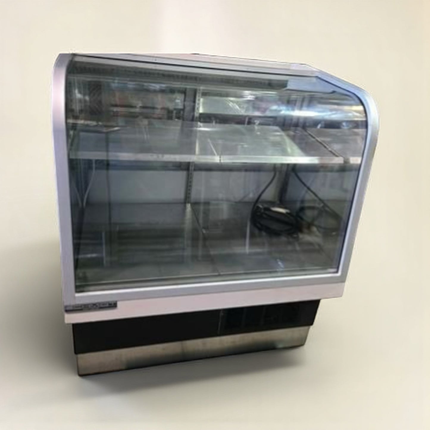 Impeccable Condition – C. Schmidt EHD-4 Refrigerated Deli Display Case – Curved Glass – 115V – Fully Tested & Operational