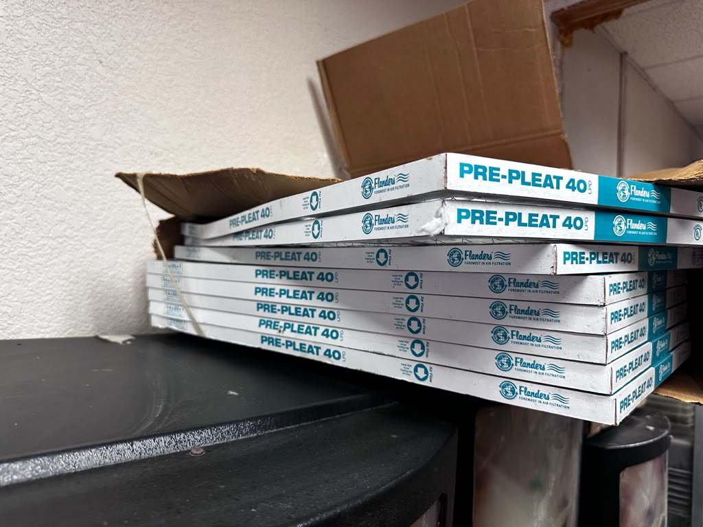 Brand New Condition – AAF Flanders PRE-PLEAT 40 LPD – Commercial MERV 8 Pleated Air Filter – Low Pressure Drop – UL 900 Classified – New Old Stock!