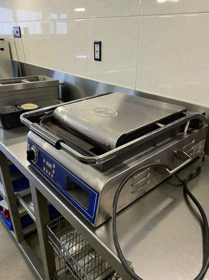 Outstanding Condition – Globe GSG14D Commercial Panini Grill – 120V – Fully Tested & Working!