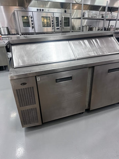 Superior Condition – Randell 9040K-7 – 60″ Two-Door Mega Sandwich/Salad Prep Table – 24-Pan-Capacity Refrigerated Top – 115V – Fully Tested & Operational!