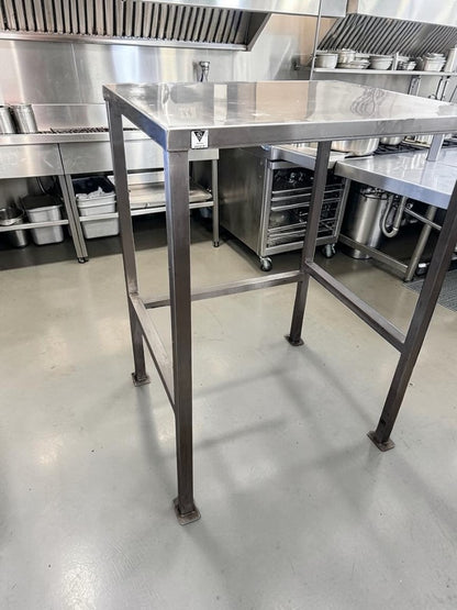 Remarkable Condition – 32″ × 28″ Commercial Stainless Steel Equipment Stand – 45″ Working Height – Open Base – UL EPH Classified – Heavy-Duty Construction