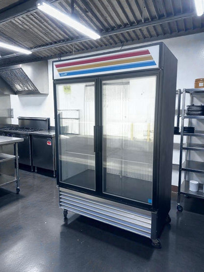 Superior Condition – True GDM-49F-LTF-HC~TSL01 – 54" Two-Section Black Glass Door Freezer Merchandiser – LED Lighting – 8 Shelves – 220V – NSF / UL Listed – Fully Tested & Operational!