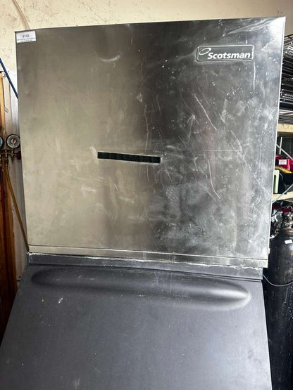 Outstanding Condition – Scotsman NME1254AS-32B – 30" Air-Cooled Nugget / Flake-Style Ice Machine Head – 1,220 lb/24 Hr – 208/230V – Fully Tested & Operational!