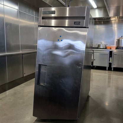 Superior Condition – True T-23-HC Commercial Reach-In Refrigerator – 27" Single Door – Stainless Steel – Energy Efficient – Fully Tested & Operational!
