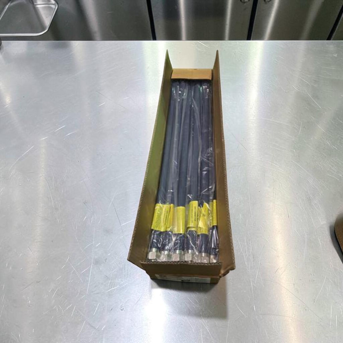 Pristine Condition – QTY 10 North American Kitchen Solutions NK-S-36 – Commercial Gas Connector Hoses – 36" Length – 3/4" MIP × 3/4" FIP – New In Box!