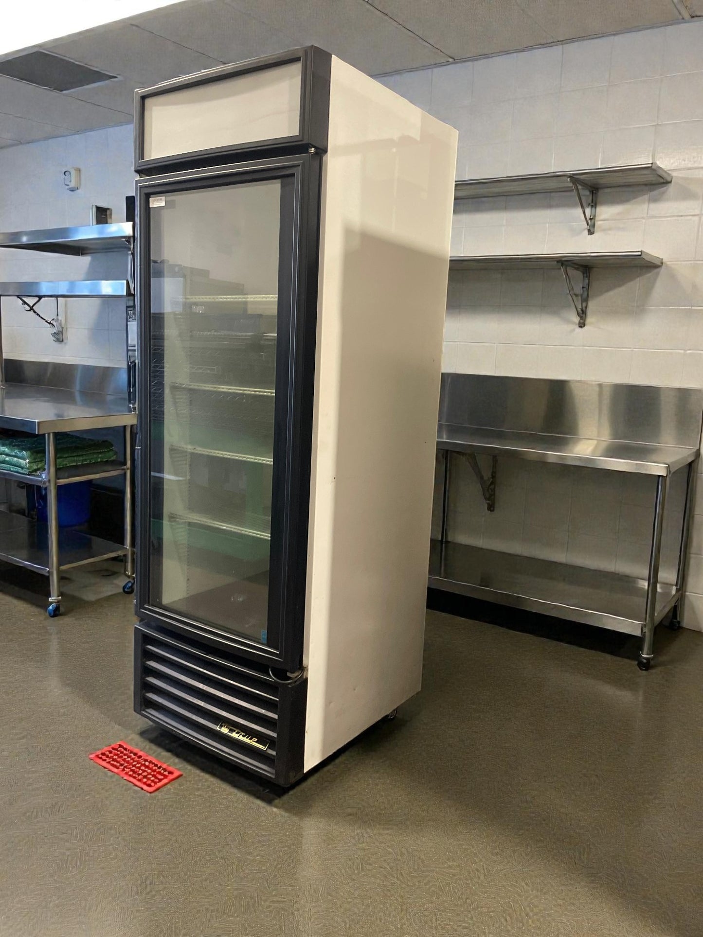 Premium Condition – True GDM-23 Glass Door Merchandiser Refrigerator – 115V / Single Phase – Fully Tested & Working!