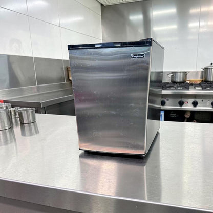 Excellent Condition – Magic Chef MCUF3S2 3 Cu. Ft. Compact Upright Refrigerator– Stainless Steel – Space-Saving Mini Fully Tested & Operational!