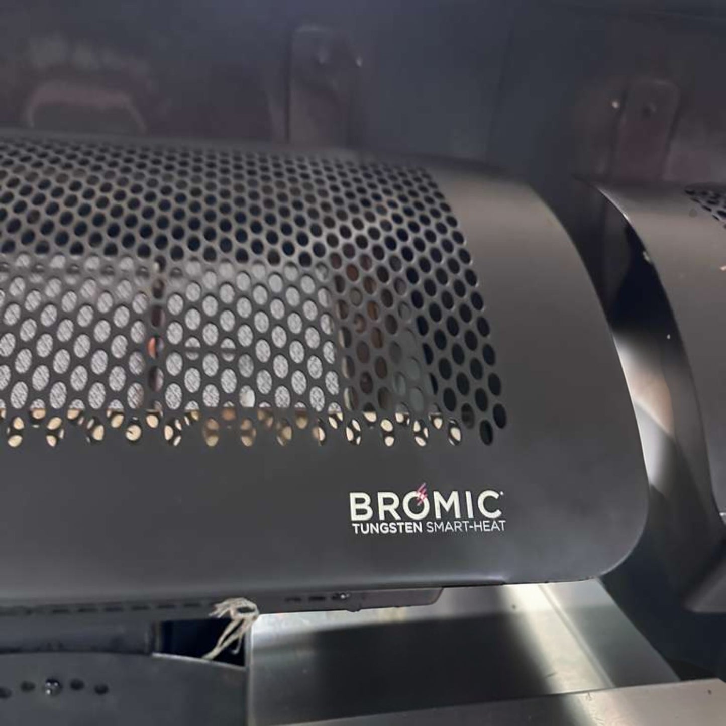 Elite Condition – Bromic Tungsten Smart-Heat Gas Radiant Heater – Outdoor Commercial Patio Heater – High Output – Wall Mounted – Fully Tested & Operational!