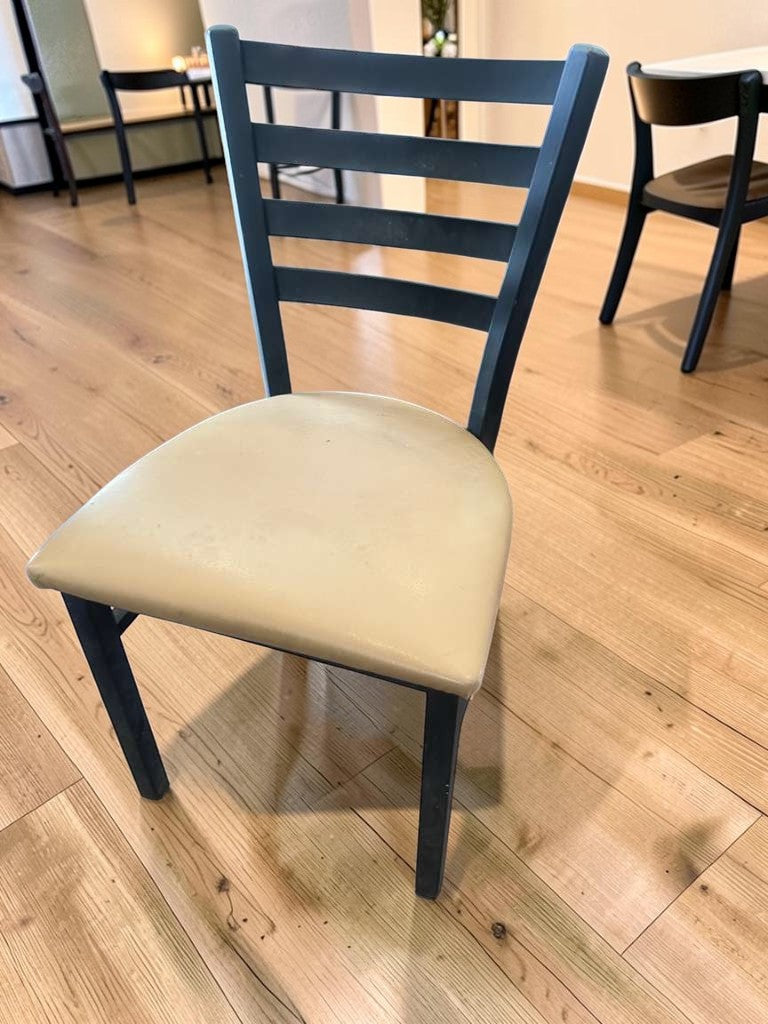 Prime Condition – Commercial Restaurant Dining Chair Set – Black Metal Frame with Padded Vinyl Seat – Ladder Back Style – Quantity 5 – Fully Inspected & Ready for Use!