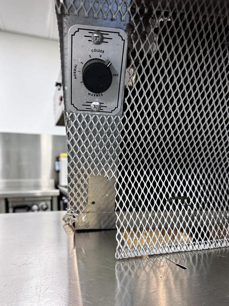 Remarkable Condition – Silver King SKFDI23-ELUS1 – 22 1/2" Drop-In Ice Cream Dipping Freezer – 2-Section Refrigerated Cabinet – 115V – ETL Listed – Fully Tested & Operational!