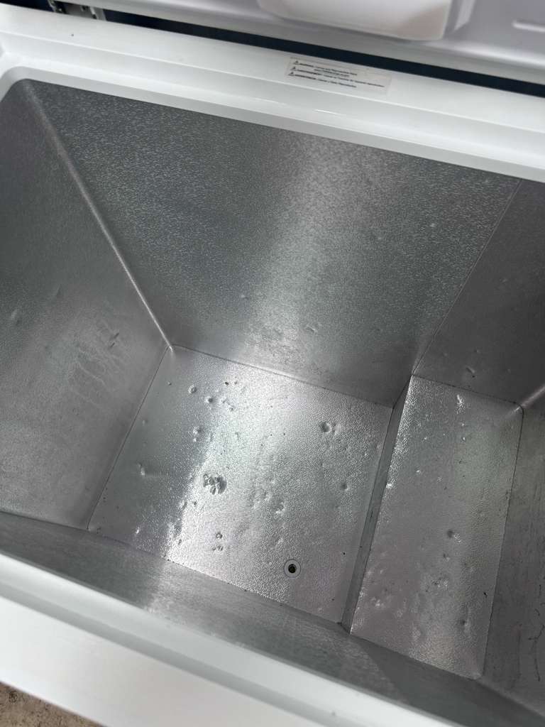 Excellent Condition – Vissani DCM7QRBWW – Commercial Chest Freezer – 7 Cu. Ft. – 115V – UL Listed – Fully Tested & Operational!