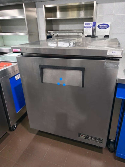 Immaculate Condition – True TUC-27-LP – 27” Commercial Undercounter Refrigerator – 115V – Made in USA – Fully Tested & Operational!