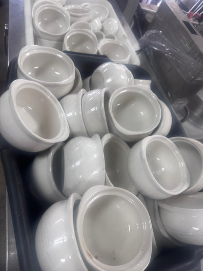 First-Class Condition – Bulk Lot Commercial White Ceramic 12 oz. Onion Soup Crocks / Bowls – Oven, Microwave & Dishwasher-Safe Style – Restaurant Serving Ware!