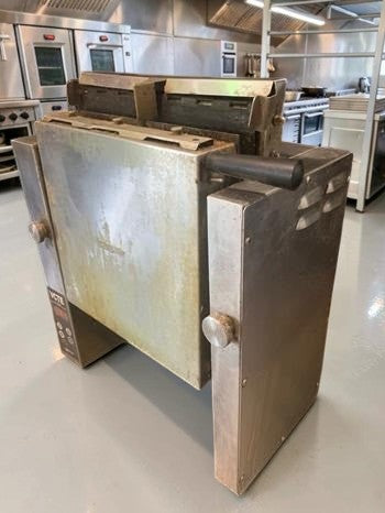 High-Grade Condition – Star VCTE13S Ultra-Max® – Commercial Vertical Contact Toaster – Electronic Controls – Up to 1,700 Bun Halves per Hour – Fully Tested & Operational!