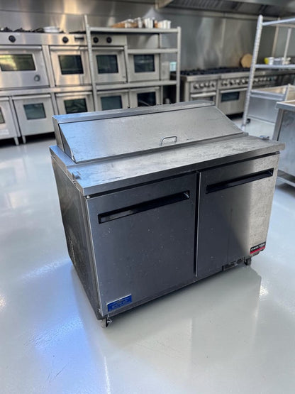 Dependable Condition – Arctic Air AST48RZ – 48″ Two-Door Refrigerated Sandwich & Salad Prep Table – 12-Pan Capacity – 115V – Fully Tested & Operational!