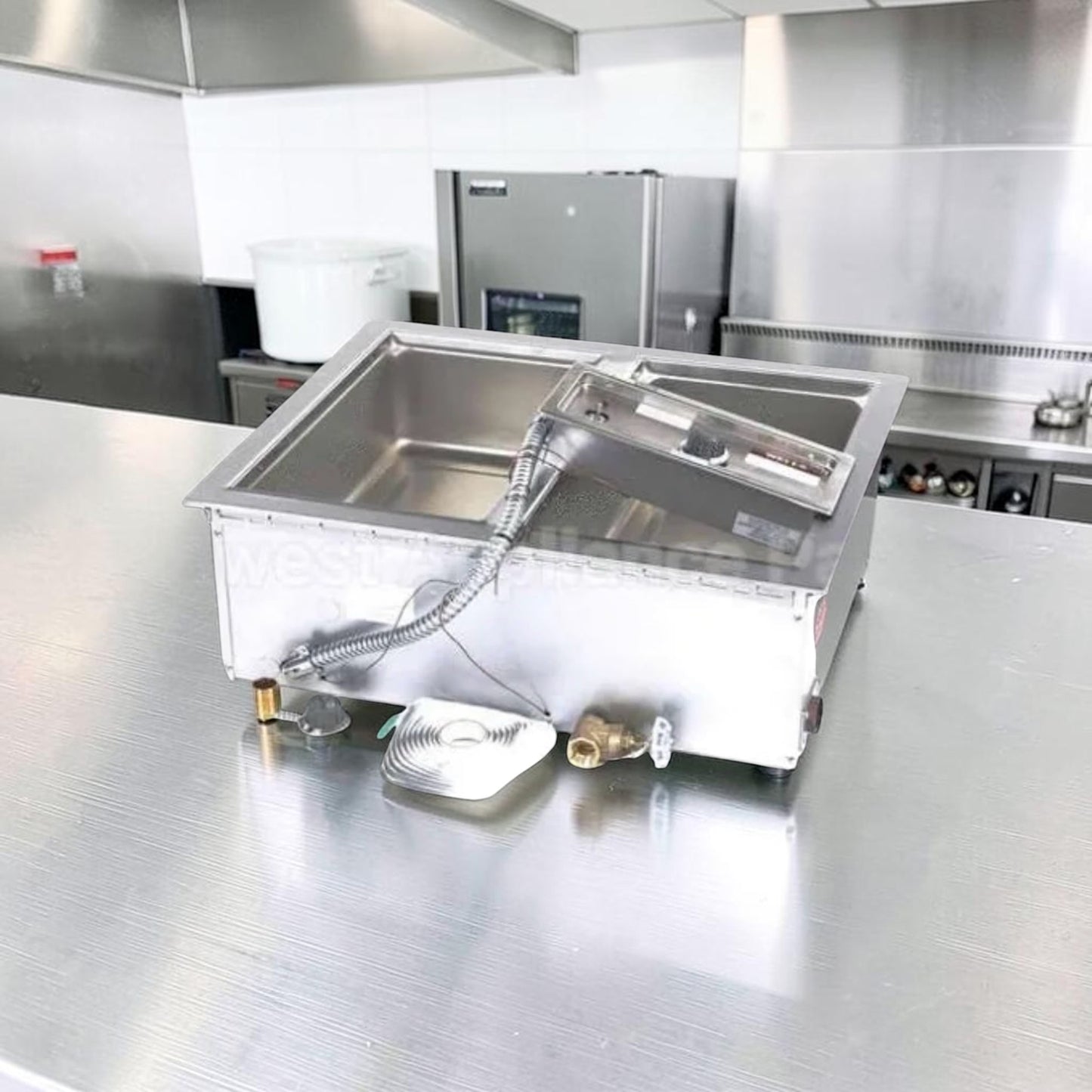 Brand New – Wells 5P-MOD200TDM – Two-Well Top-Mount Drop-In Food Warmer – Thermostatic Controls, Drains & Manifold – 208/240V!