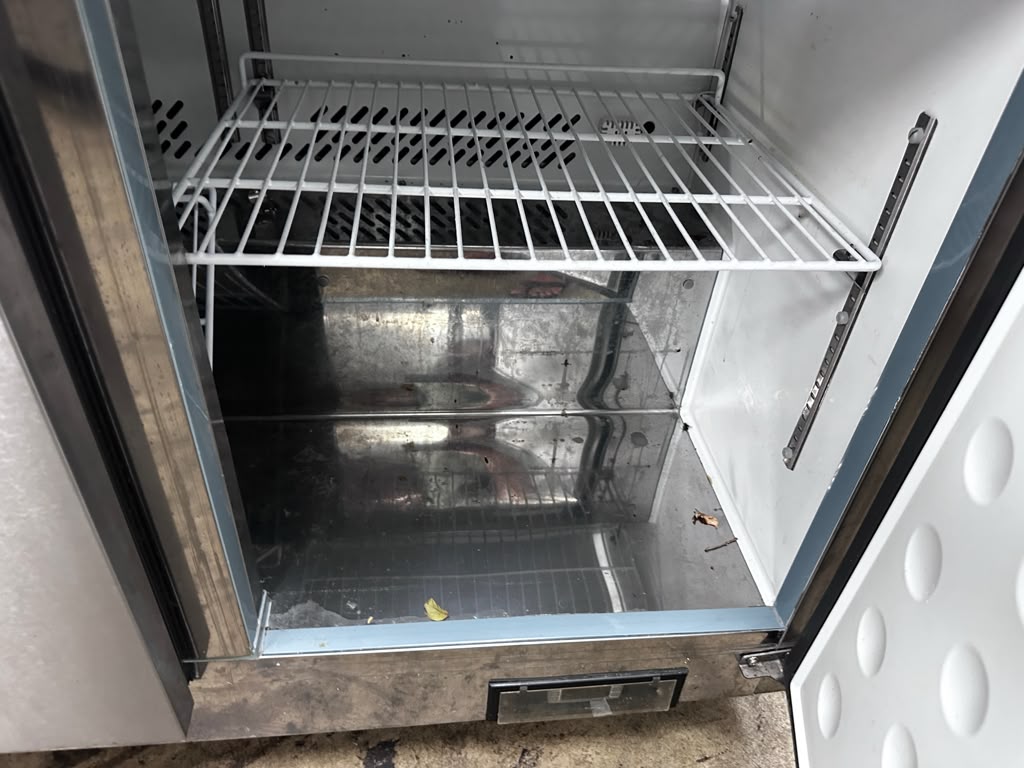 Flawless Condition – Arctic Air AST48RZ – 48" Two-Door Sandwich/Salad Prep Table – 12 Cu. Ft. – 12-Pan Capacity – 115V – Fully Tested & Operational!