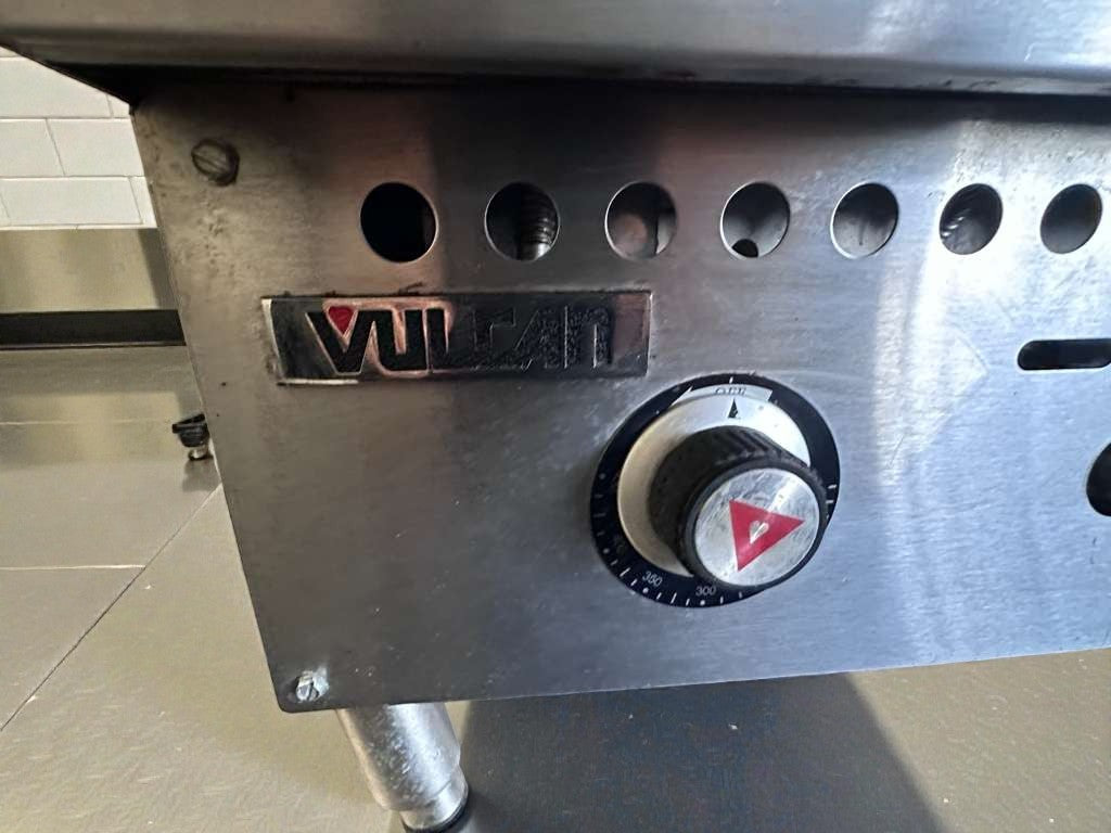 Excellent Condition – Vulcan VCR36-T – Commercial Gas Griddle – 36" – Natural Gas – NSF & UL Listed – Fully Tested & Operational! 🔹 Condition