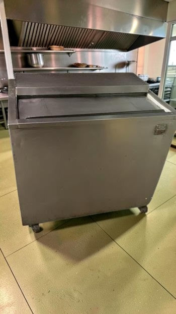 Prime Condition – Sani King Commercial Deep Well Cooler – Top-Loading Sliding Lids – Stainless Steel – Mobile Casters – 120V – Fully Tested & Operational!