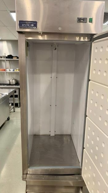 High-Quality Condition – Arctic Air AR23 – 26 3/4" Single-Door Reach-In Refrigerator – 23 Cu. Ft. – R134a – 115V – UL Listed – Fully Tested & Operational!