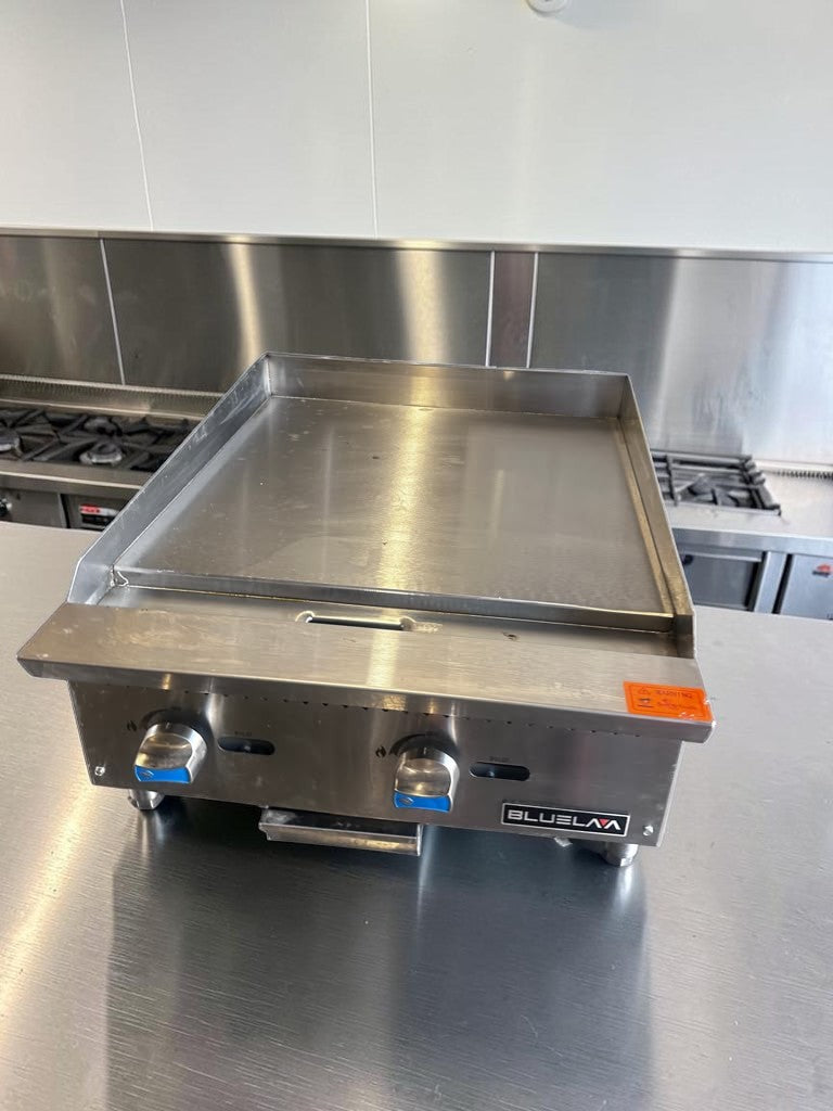 Pristine Condition – Blue Lava BLGM24-24D – 24" Heavy-Duty Commercial Gas Griddle – 1" Plate – 60,000 BTU – Natural Gas – CSA Sanitation Certified – New!
