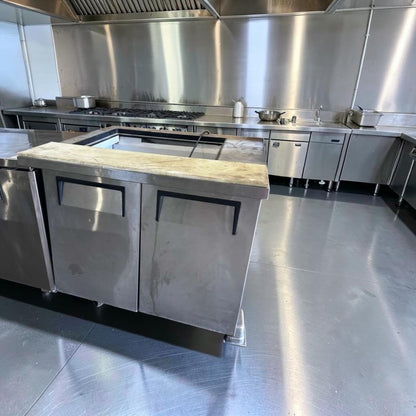 Elite Condition – True TSSU-36-12M-B-HC commercial mega top sandwich / salad prep table – 36-inch footprint – 115V – Fully Tested & Operational!