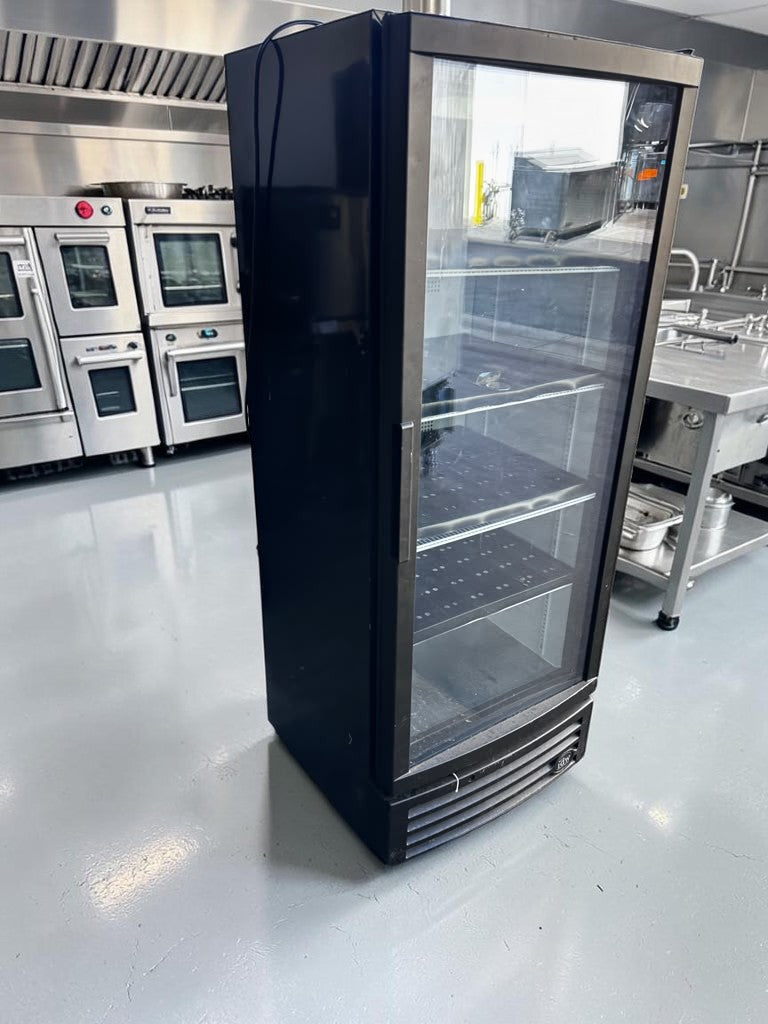 High-Quality Condition – IDW G-12-F334B-HC – 25″ Single Glass Door Merchandiser Cooler – 11.4 Cu. Ft., ENERGY STAR, 115V – Fully Tested & Operational!