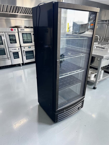 High-Quality Condition – IDW G-12-F334B-HC – 25″ Single Glass Door Merchandiser Cooler – 11.4 Cu. Ft., ENERGY STAR, 115V – Fully Tested & Operational!