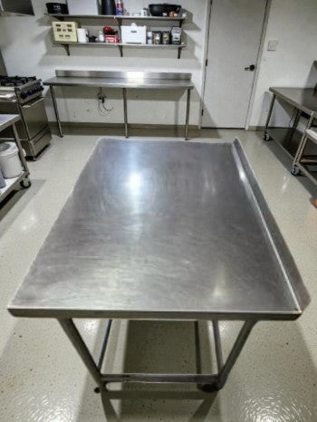 Well-Maintained Condition – Stainless Steel 46" x 30" Mobile Work Table – Commercial Prep Table with Wheels – Stainless Steel Top – Fully Inspected & Ready for Use!