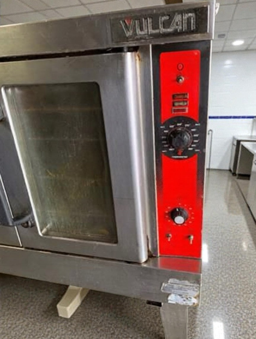 Excellent Condition – Vulcan VC4GD-2 – Commercial Gas Convection Oven – Single Deck – Solid State Controls – 50,000 BTU – UL Listed – Fully Tested & Operational!